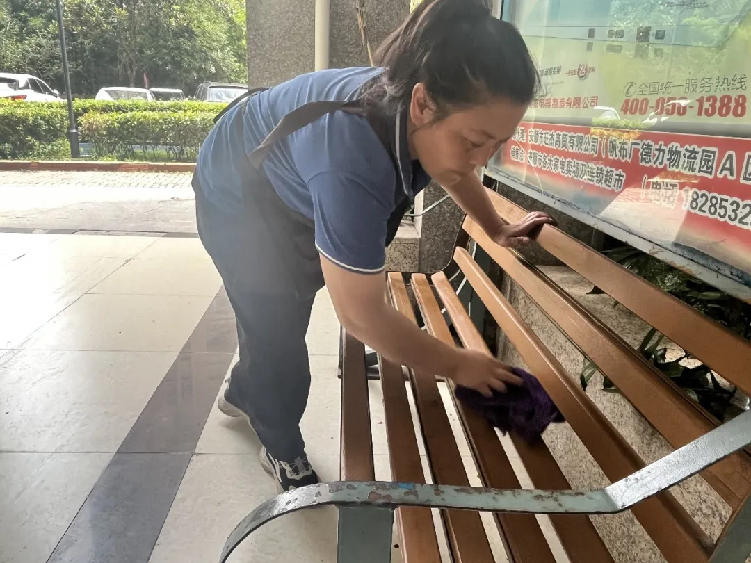无声的守护者：银驹物业的“美颜”日记